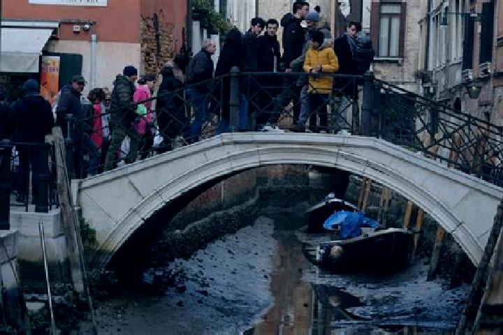 Escorts Fengo, Italy — Local Companions
