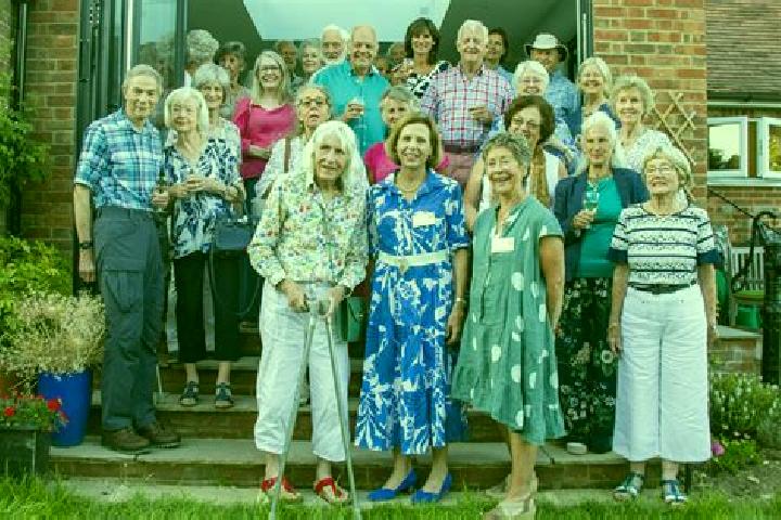 Escorts Fernhurst, United Kingdom — Local Companions