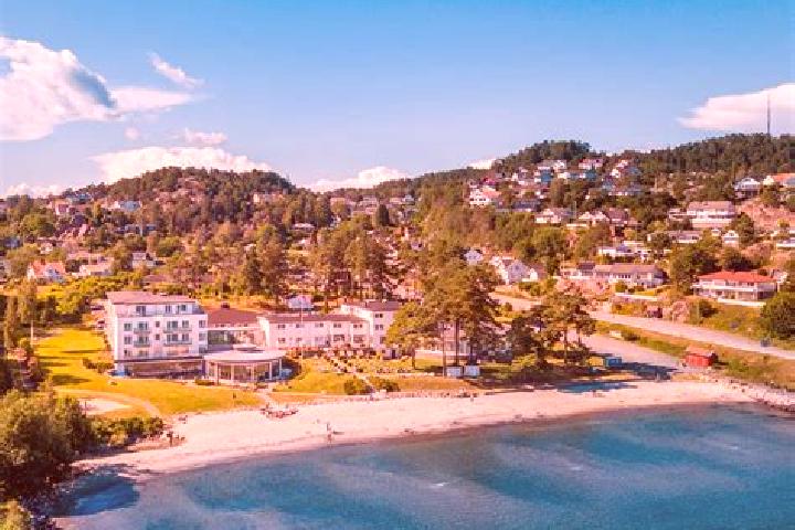 Escorts Fevik, Norway — Local Companions