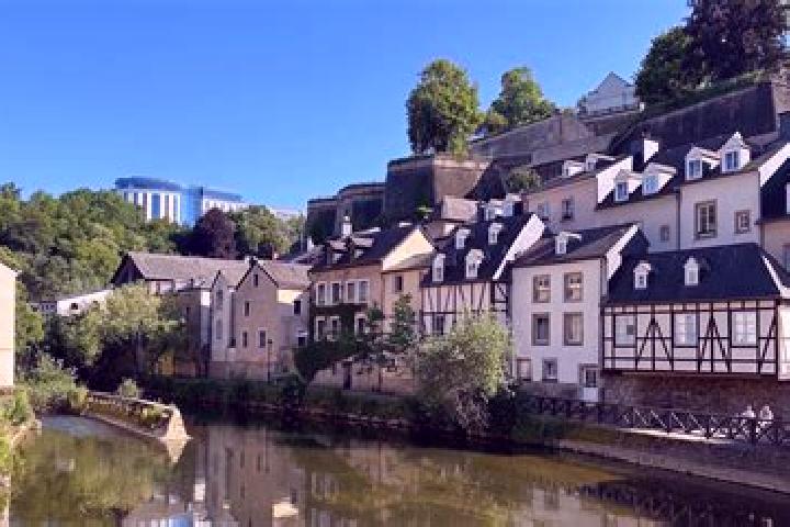 Escorts Filsdorf, Luxembourg — Local Companions
