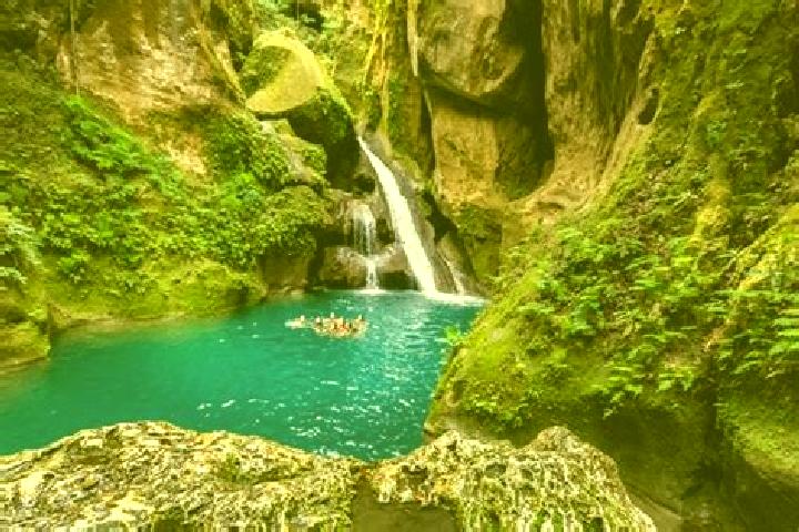 Escorts Fond Bassin Bleu, Haiti — Local Companions