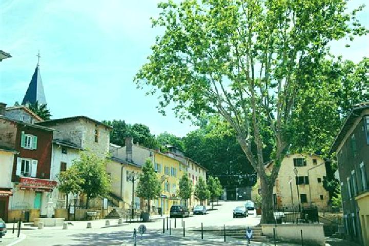 Escorts Fontaines-sur-Saone, France — Local Companions