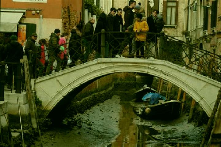 Escorts Fontanafredda, Italy — Local Companions