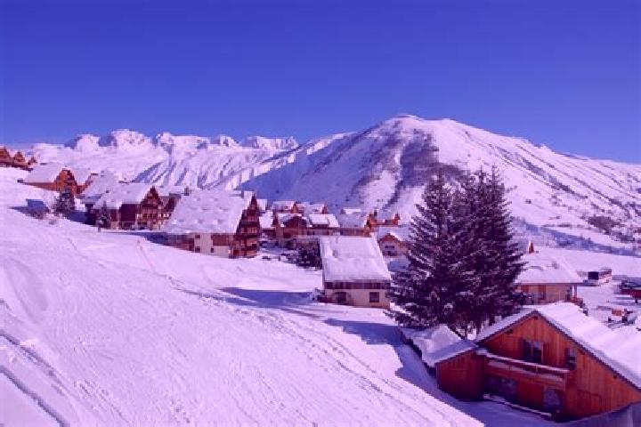 Escorts Fontcouverte-la Toussuire, France — Local Companions