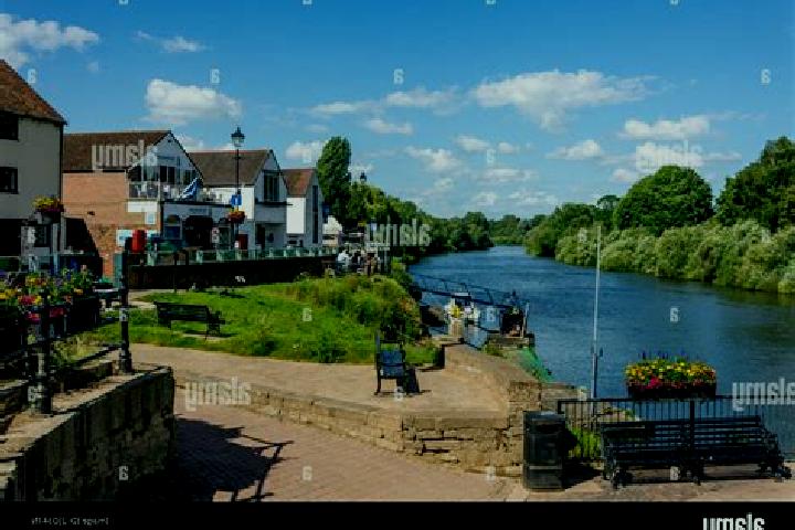Escorts Frampton on Severn, United Kingdom — Local Companions