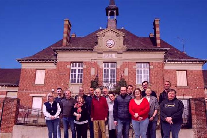 Escorts Frieres-Faillouel, France — Local Companions