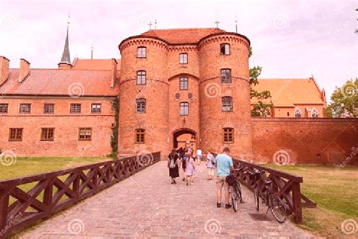 Escorts Frombork, Poland — Local Companions