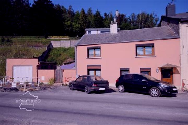 Escorts Fromelennes, France — Local Companions