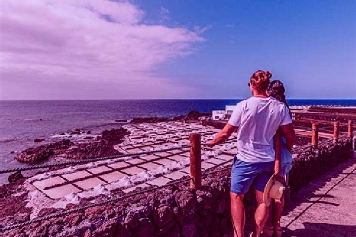 Escorts Fuencaliente de la Palma, Spain — Local Companions