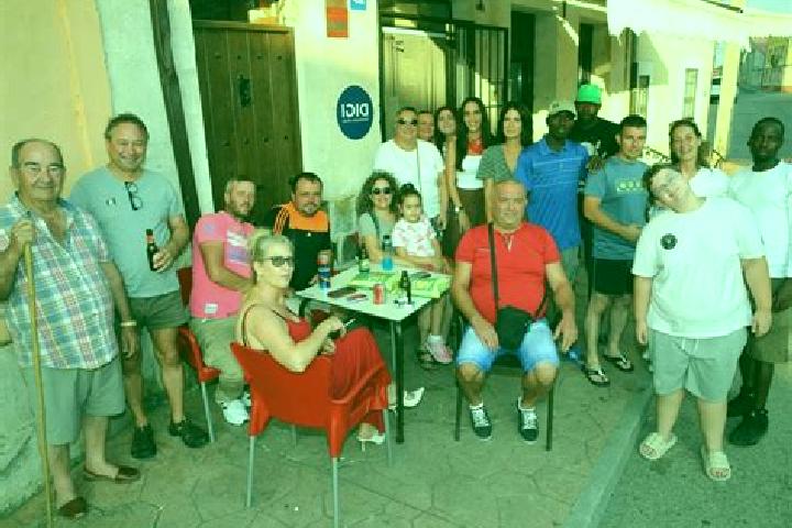 Escorts Fuente el Olmo de Fuentiduena, Spain — Local Companions
