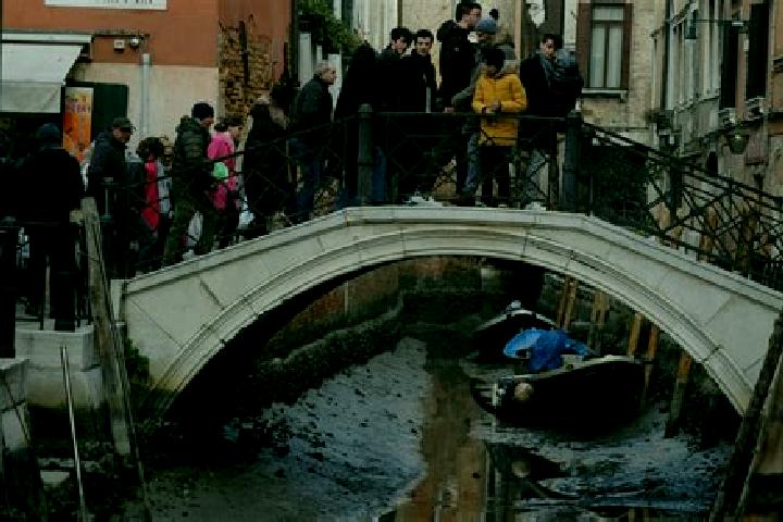 Escorts Fuscaldo, Italy — Local Companions