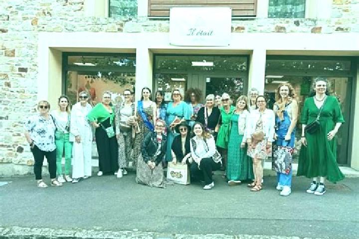 Escorts Gahard, France — Local Companions