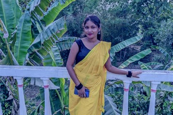 Escorts Gangarampur, India — Local Companions