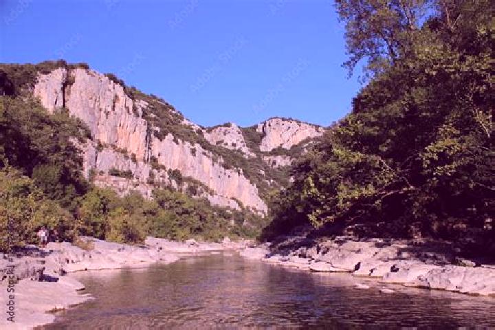 Escorts Ganges, France — Local Companions