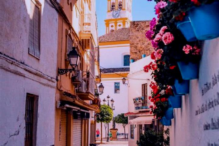 Escorts Garciaz, Spain — Local Companions