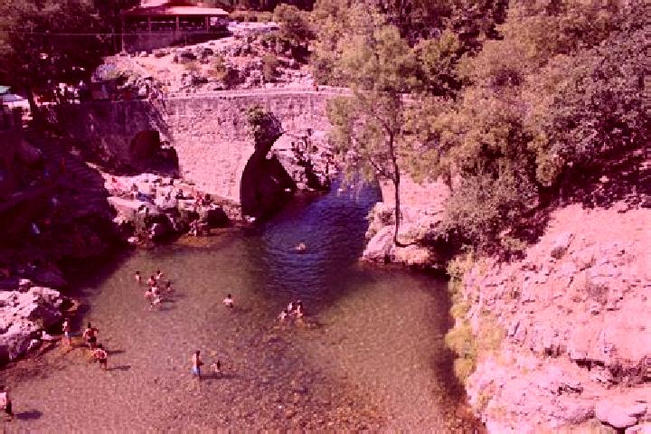 Escorts Garganta la Olla, Spain — Local Companions
