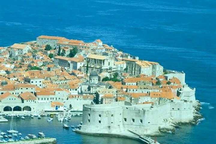 Escorts Gata, Croatia — Local Companions