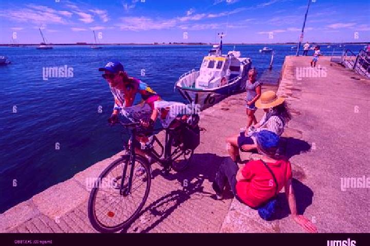 Escorts Gavres, France — Local Companions
