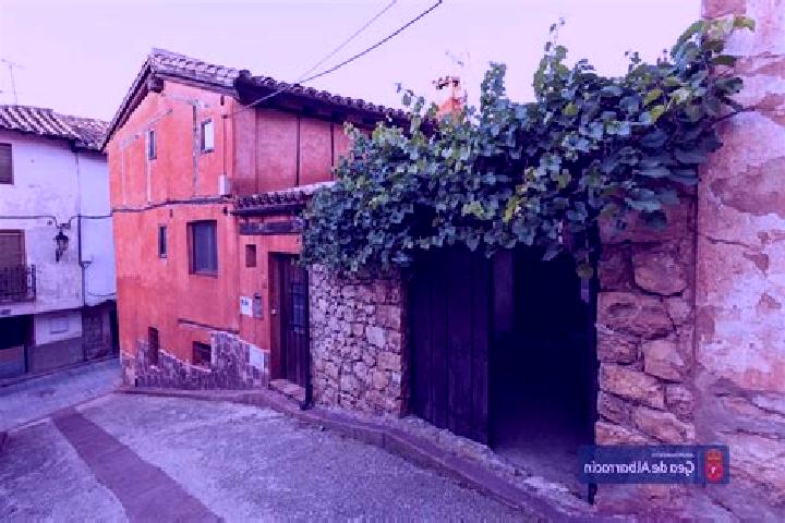 Escorts Gea de Albarracin, Spain — Local Companions