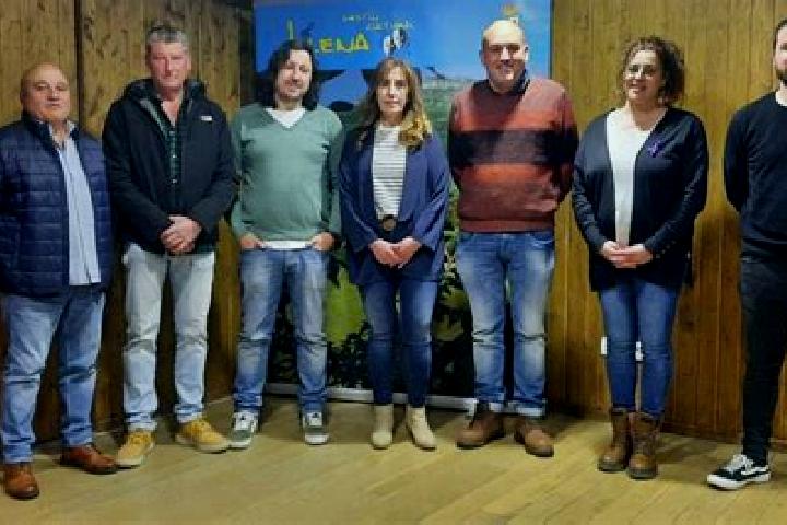 Escorts Gelos, France — Local Companions