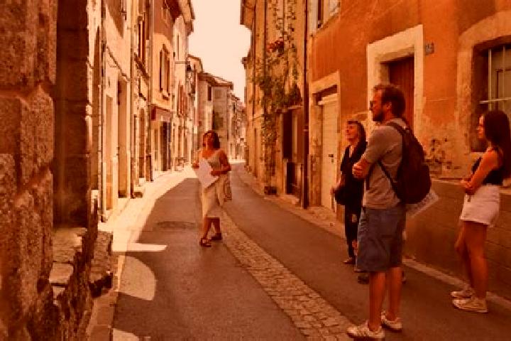 Escorts Genolhac, France — Local Companions