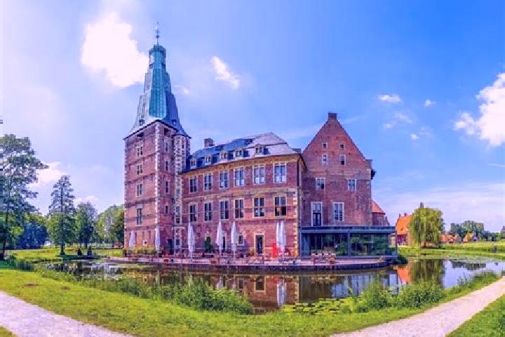 Escorts Gescher, Germany — Local Companions