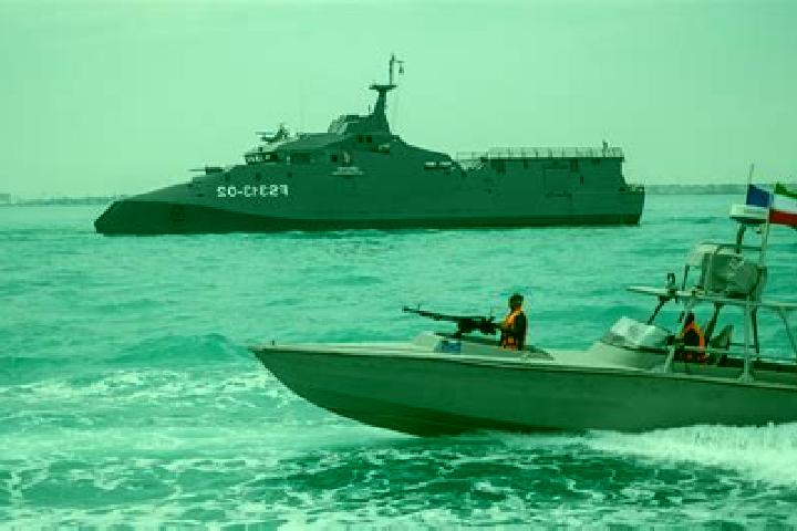 Escorts Gheyb-e Elahi, Iran — Local Companions