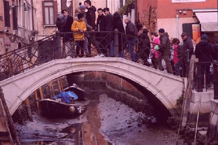 Escorts Giardoni, Italy — Local Companions