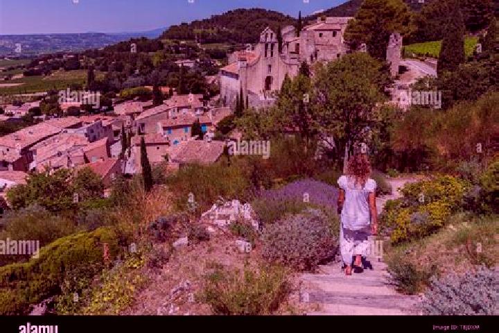 Escorts Gigondas, France — Local Companions