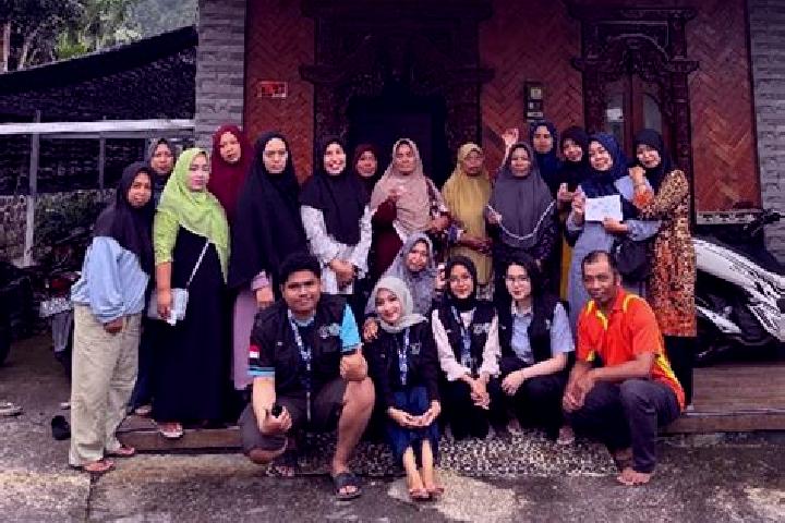 Escorts Giri Krajan, Indonesia — Local Companions