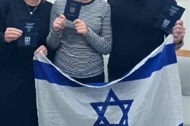 Escorts Giv at Hananya, Israel — Local Companions