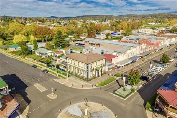 Escorts Glen Innes, Australia — Local Companions