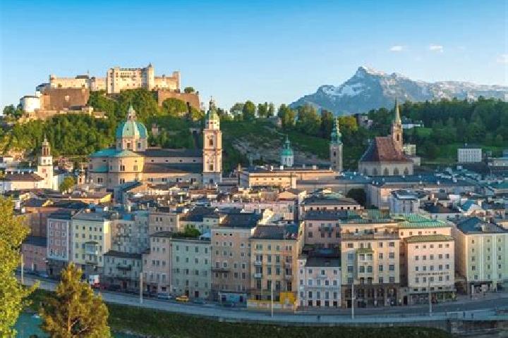 Escorts Going, Austria — Local Companions