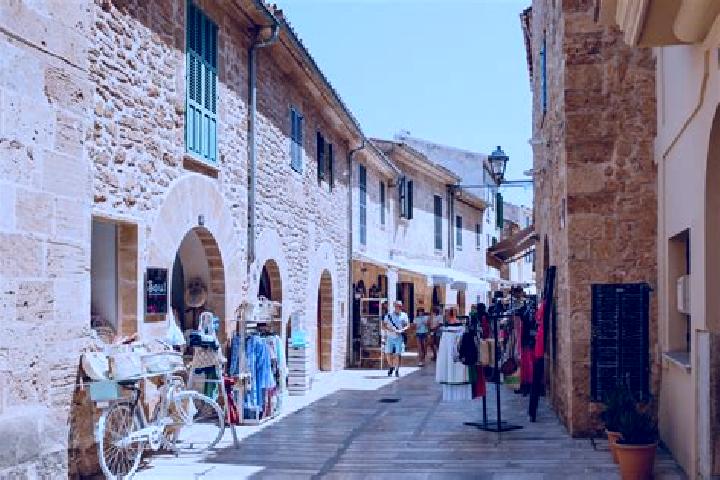 Escorts Golpejas, Spain — Local Companions