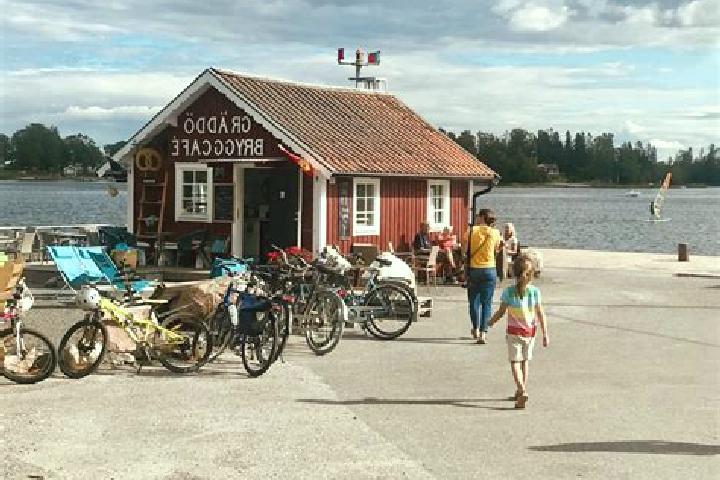 Escorts Graeddoe, Sweden — Local Companions