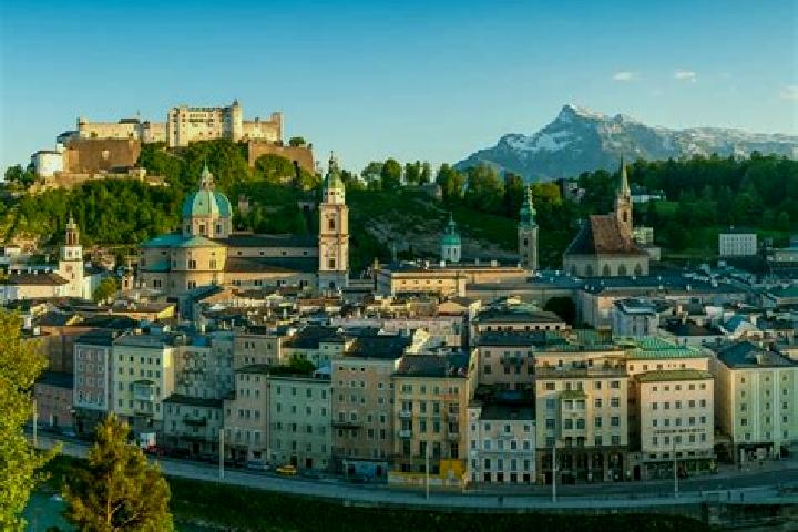 Escorts Grosskrut, Austria — Local Companions