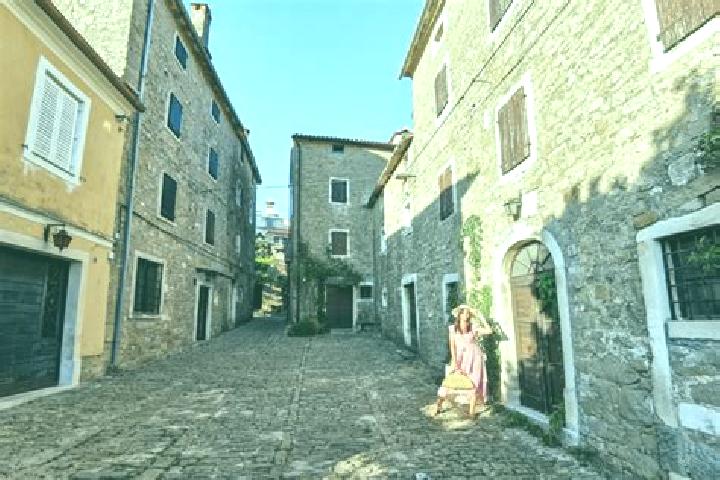 Escorts Groznjan, Croatia — Local Companions