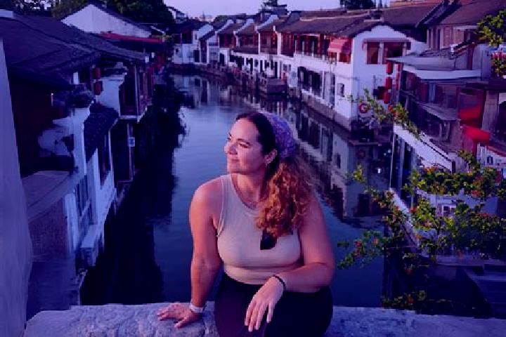 Escorts Guangyuan, China — Local Companions