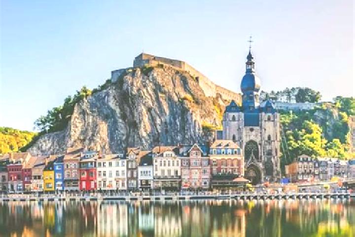 Escorts Guigoven, Belgium — Local Companions