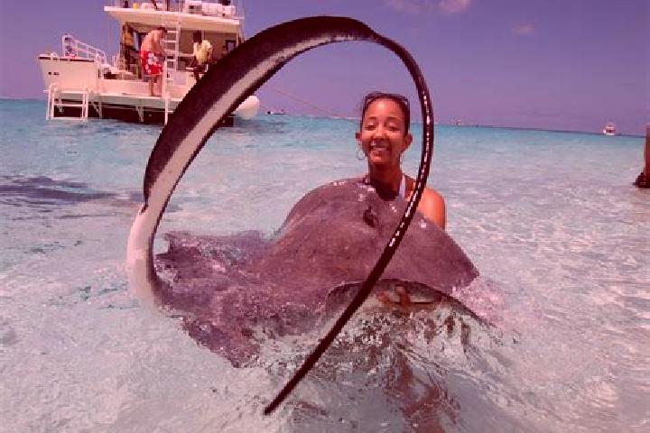Escorts Gun Bay, Cayman Islands — Local Companions