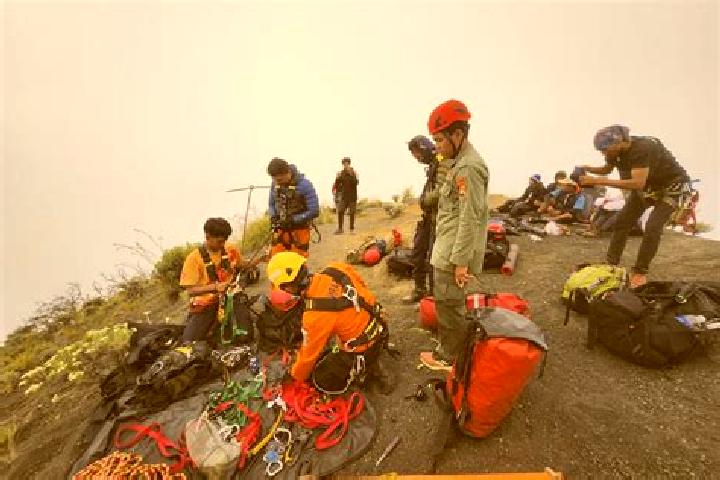 Escorts Gunung Sugih, Indonesia — Local Companions