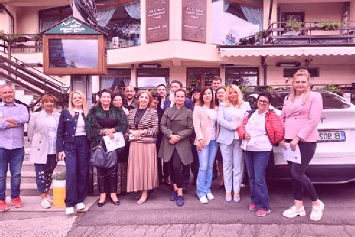 Escorts Gura Vadului, Romania — Local Companions