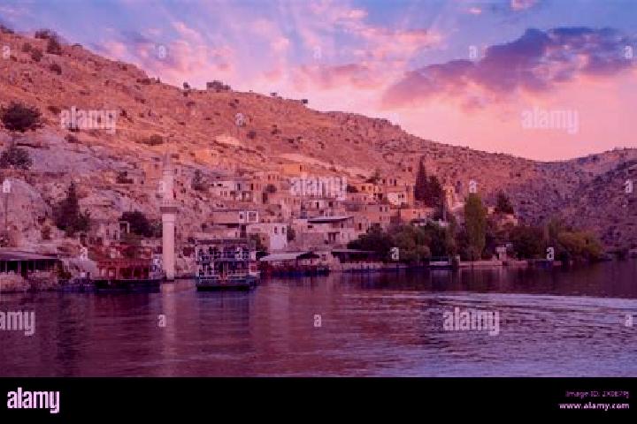 Escorts Halfeti, Turkey — Local Companions