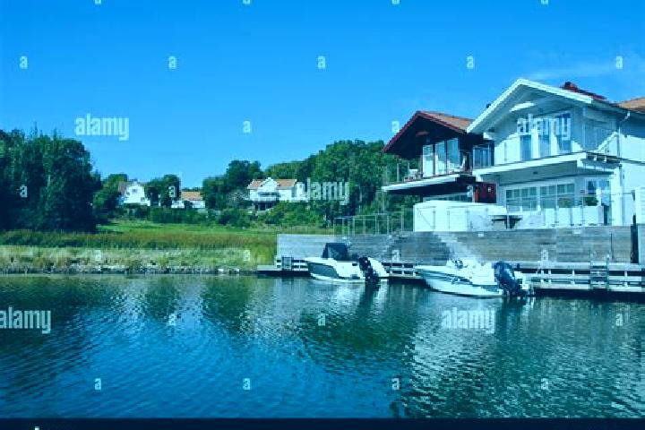 Escorts Hamburgsund, Sweden — Local Companions