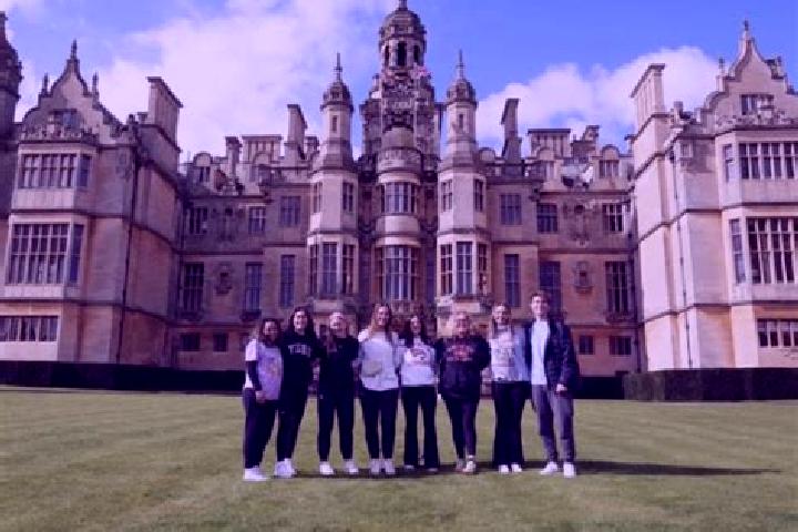 Escorts Harlaxton, United Kingdom — Local Companions