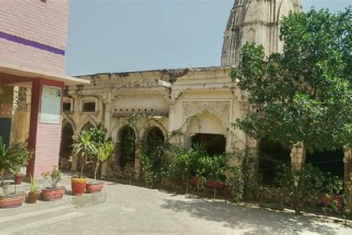Escorts Haveli Lakha, Pakistan — Local Companions