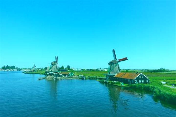 Escorts Heiligerlee, Netherlands — Local Companions