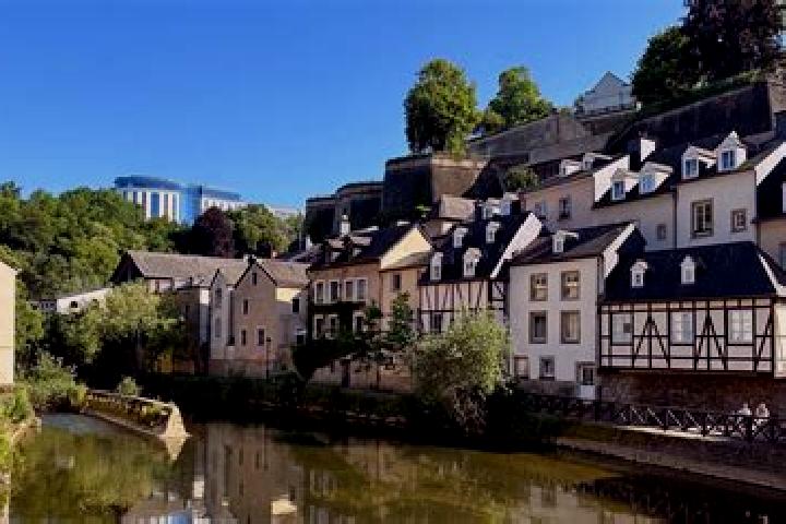 Escorts Heisdorf, Luxembourg — Local Companions