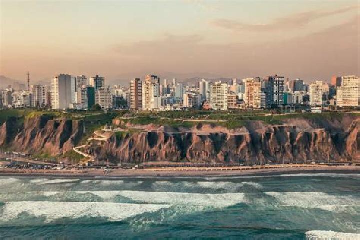 Escorts Herbay Bajo, Peru — Local Companions