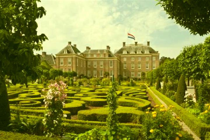 Escorts Het Loo, Netherlands — Local Companions